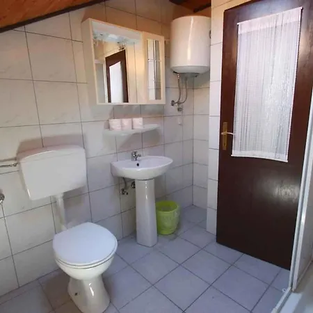 In 5752 Apartment *