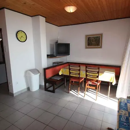 In 5752 Apartment *