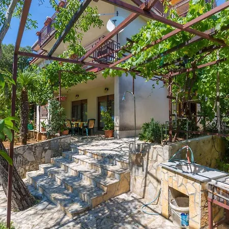 Apartment In 5752 Dramalj