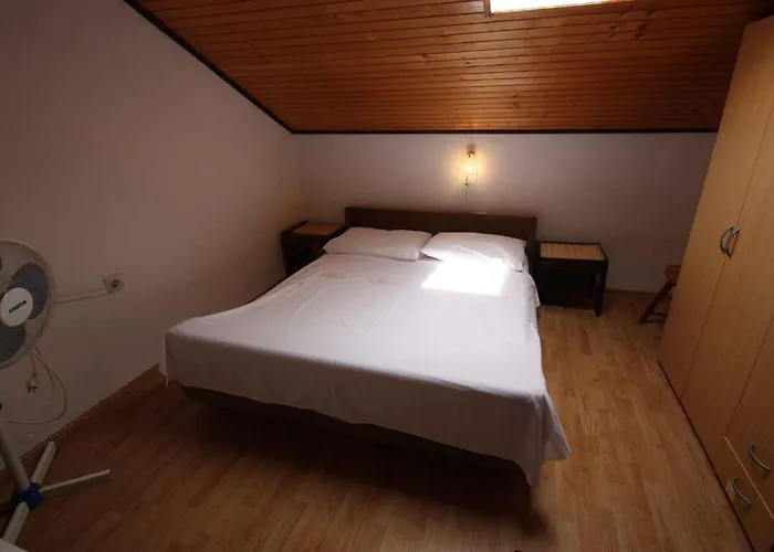 In 5752 Apartament *